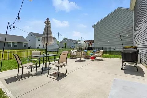 Exterior - 9855 Oakmont E Dr E, Pendleton, IN 46064 photo 5 of 7