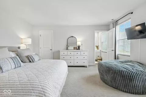 Bedroom - 9855 Oakmont E Dr E, Pendleton, IN 46064 photo 2 of 9