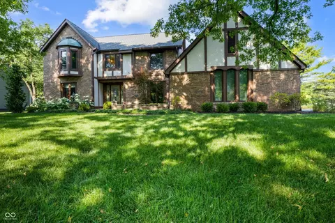160 Scranton Ct, Zionsville, IN 46077