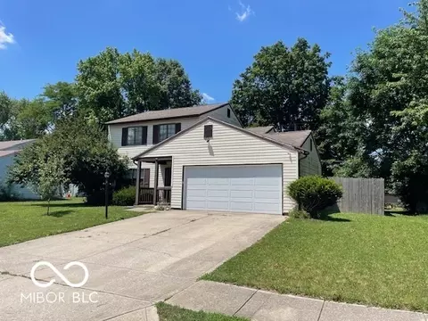 614 Woods Crossing Dr, Indianapolis, IN 46239