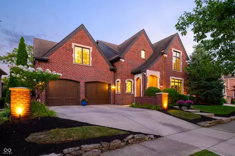 6731 W Stonegate Dr, Zionsville, IN 46077