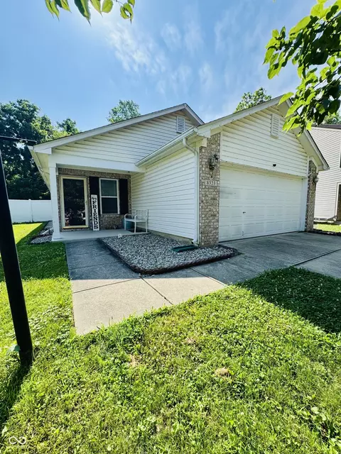 8323 Lake Tree Ln, Indianapolis, IN 46217