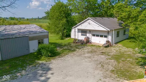 8924 S State Road 13, Pendleton, IN 46064 photo 6