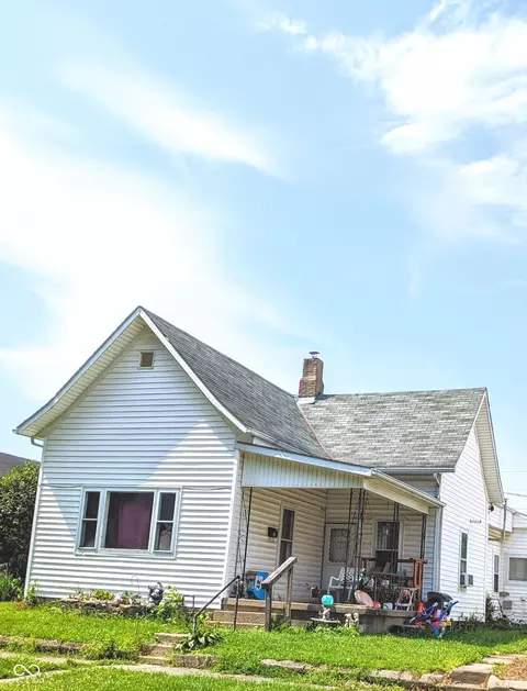 122 W 9th St, Rushville, IN 46173