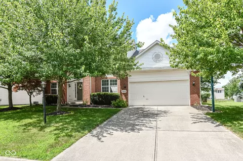 11820 Stepping Stone Dr, Fishers, IN 46037