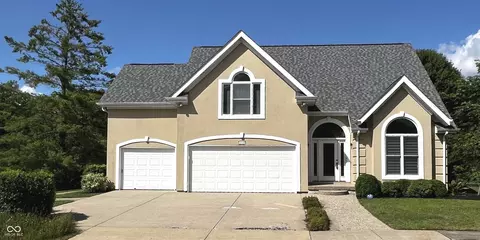 4770 Winterberry Pl, Columbus, IN 47201