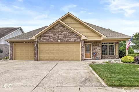 5659 Augusta Woods Dr, Plainfield, IN 46168