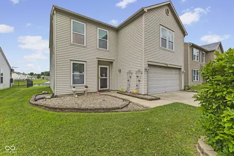 2230 Cedarmill Dr, Franklin, IN 46131
