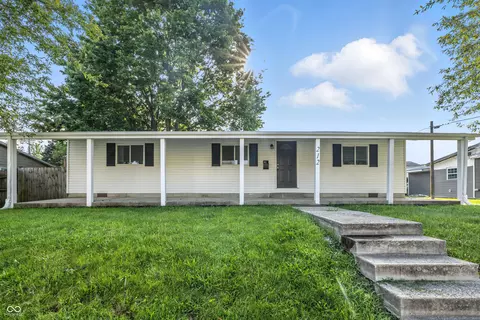 212 N 13th St, Elwood, IN 46036