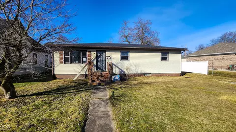 2004 N 21st St, Terre Haute, IN 47804