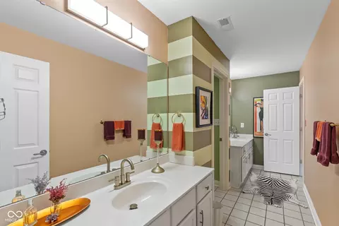 Bath - 10594 Geist Rd, Fishers, IN 46037 photo 6 of 6