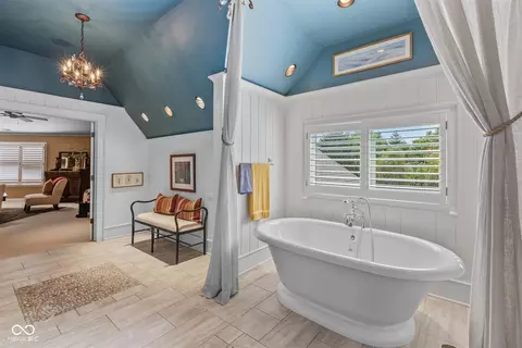 Bath - 10594 Geist Rd, Fishers, IN 46037 photo 3 of 6