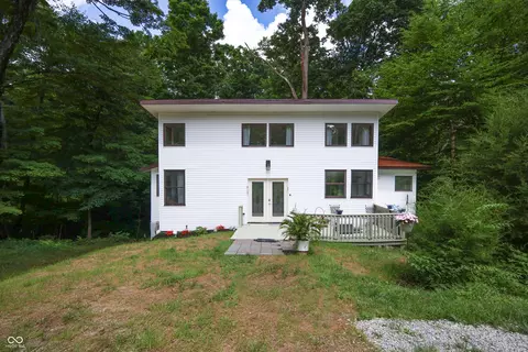 8167 Center Lake Rd, Nineveh, IN 46164