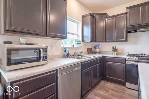 Kitchen - 907 Ram Dr, Franklin, IN 46131 photo 4 of 4