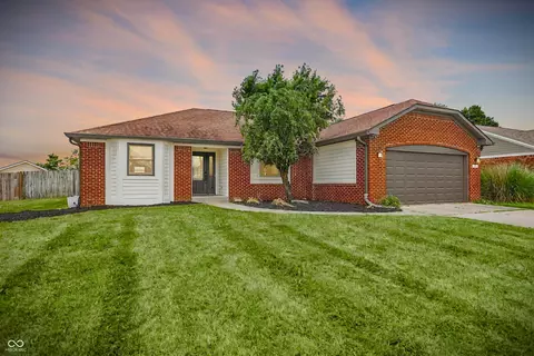 248 Eastview Dr, Bargersville, IN 46106