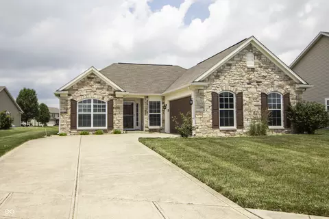6448 W Whiteside Ct, Greenfield, IN 46140