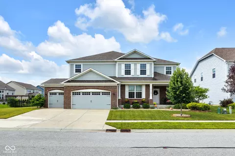 6137 Hardwick Dr, Whitestown, IN 46075