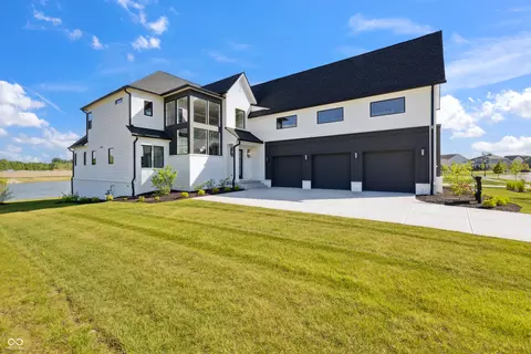 1414 Chatham Hills Blvd, Westfield, IN 46074