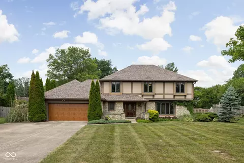 3818 S Creekside Dr, New Palestine, IN 46163