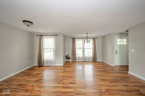 Living - 124 Bess Blvd, Pendleton, IN 46064 photo 1 of 5