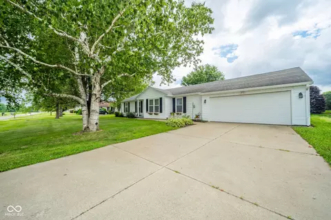 Exterior - 124 Bess Blvd, Pendleton, IN 46064 photo 3 of 6