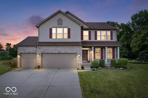 143 W Clear Lake Ct, Westfield, IN 46074