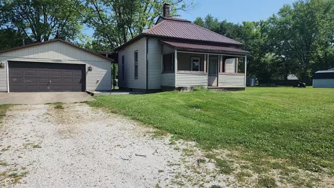 621 W Van Buren St, Veedersburg, IN 47987