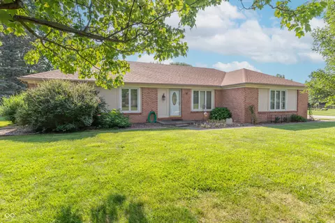 425 Saddle Hill Ct, Indianapolis, IN 46234
