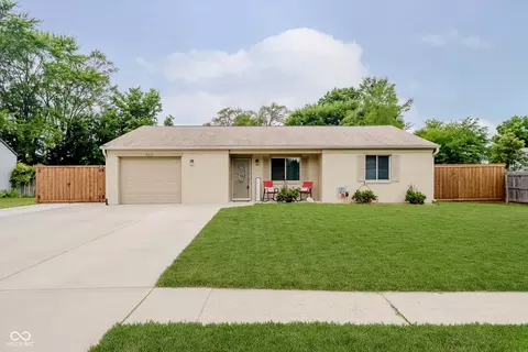 332 Boonesboro Rd, Greenwood, IN 46142