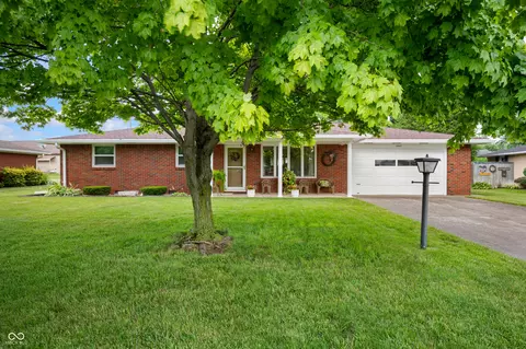 2902 Plymouth Dr, New Castle, IN 47362