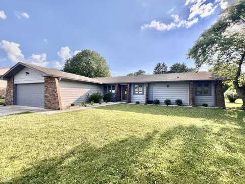 1000 Monteray Rd, Greenwood, IN 46143