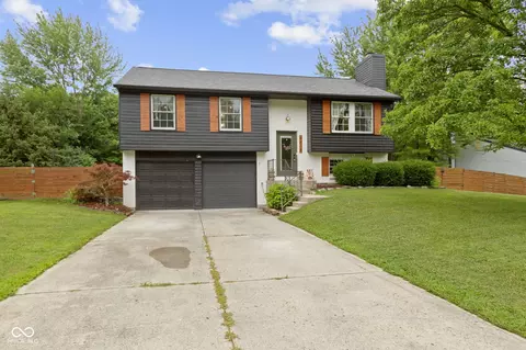 8418 Castle Farms Rd, Indianapolis, IN 46256
