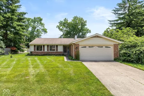 6623 Lakeknoll Dr, Indianapolis, IN 46220