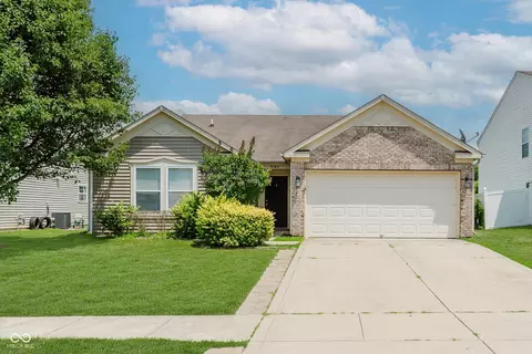 3183 Hemlock St, Whiteland, IN 46184