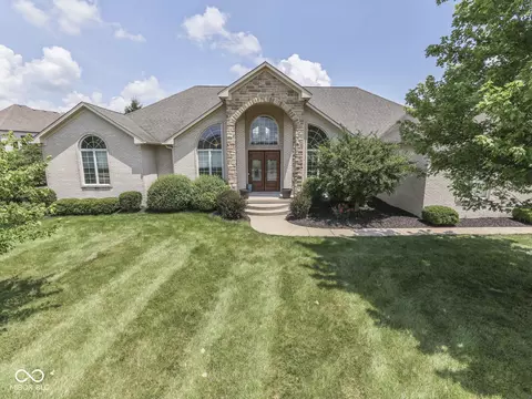 3270 Cherokee Cir, Bargersville, IN 46106