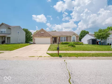 5548 Glen Canyon Dr, Indianapolis, IN 46237