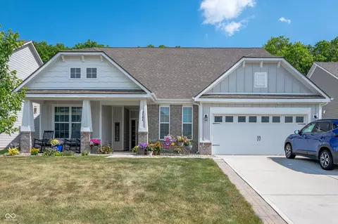 2584 Lanai Ln, Greenwood, IN 46143