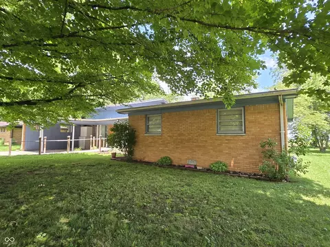 1224 E Hazelwood Dr N, Shelbyville, IN 46176