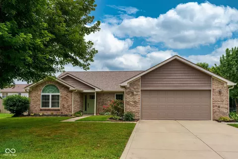 48 Lasalle Ct, Whiteland, IN 46184