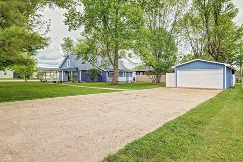 Exterior - 1120 W Oak St, Mitchell, IN 47446 photo 7 of 7