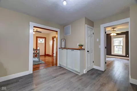Entry Way - 1120 W Oak St, Mitchell, IN 47446 photo 2 of 2