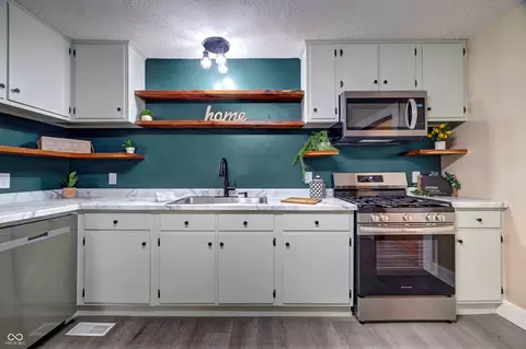 Kitchen - 1120 W Oak St, Mitchell, IN 47446 photo 3 of 3