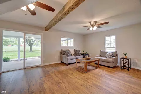 Living - 1120 W Oak St, Mitchell, IN 47446 photo 2 of 3