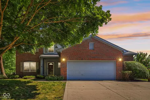 10792 Sawgrass Dr, Fishers, IN 46037