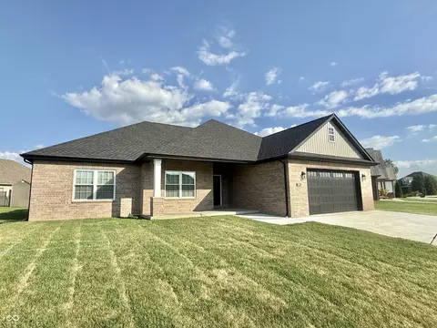 3540 St Andrews Pl, Seymour, IN 47274
