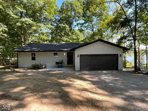9312 E Sandy Ln, Rockville, IN 47872
