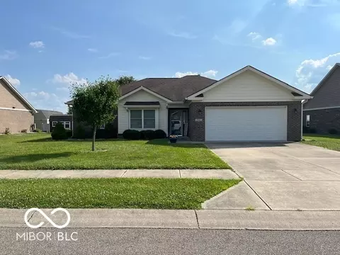 1443 Bush Way, Shelbyville, IN 46176