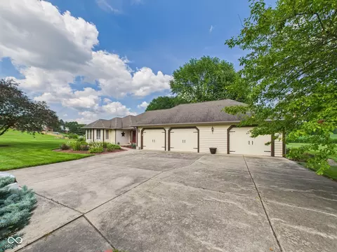 1014 Gray Squirrel Dr, Pendleton, IN 46064 photo 2