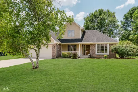 93 Park Forest Dr N, Whiteland, IN 46184