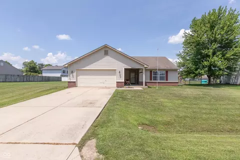 2082 Fiesbeck Dr, Columbus, IN 47201
